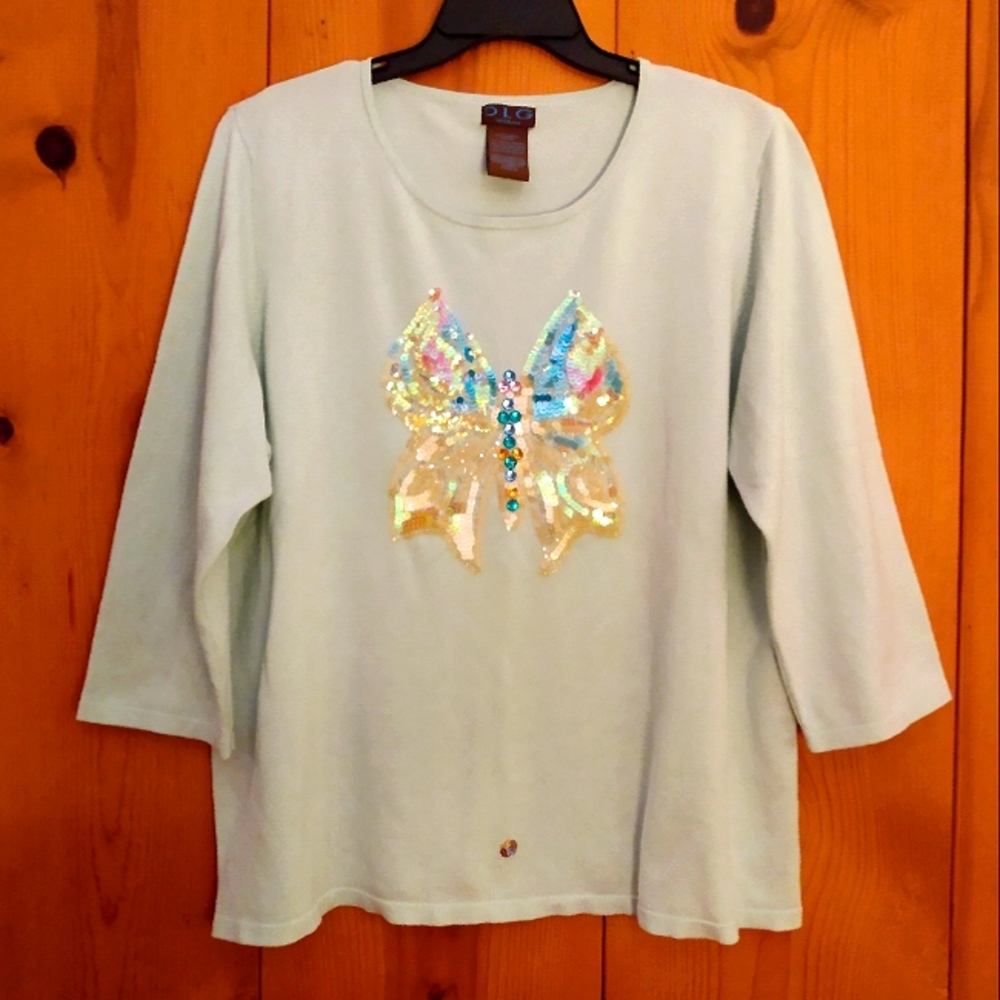 DLG Woman Knit 3/4 Sleeve Sleeve Sweater with Sequin Butterfly Detail